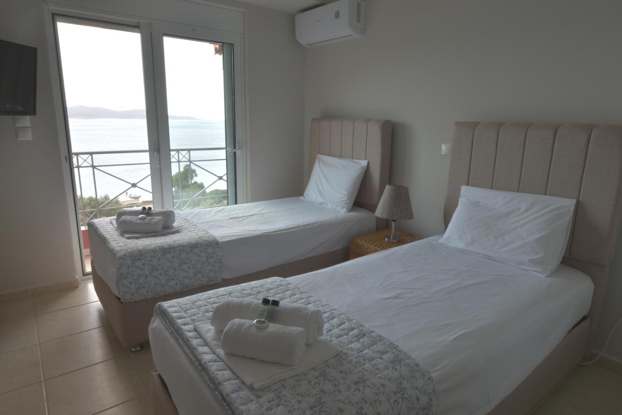 Blue Bay View - Beach House Vathirrevma Dış mekan fotoğraf